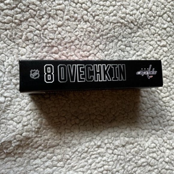 Tim Hortons NHL Limited Edition Alex Ovechkin No 8 Mini Hockey Stick and Locker - Picture 2 of 12